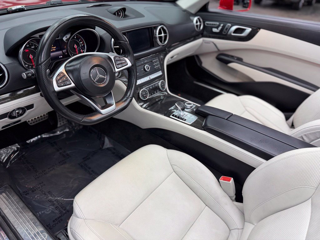 Used 2017 Mercedes-Benz SL 550 w/ Driver Assistance Package image 31