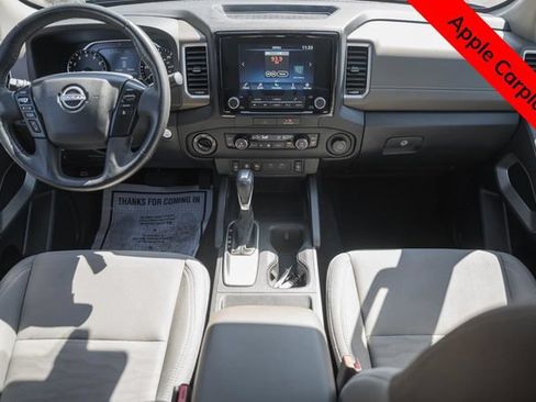 Used 2022 Nissan Frontier SV AWD/4WD image 3