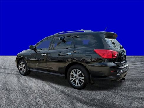 Used 2018 Nissan Pathfinder S image 6