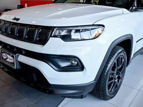 Used 2022 Jeep Compass Latitude w/ Sun and Sound Group image 9