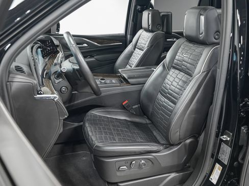 Used 2024 Cadillac Escalade Sport Platinum w/ LPO, ONYX Package AWD/4WD image 16