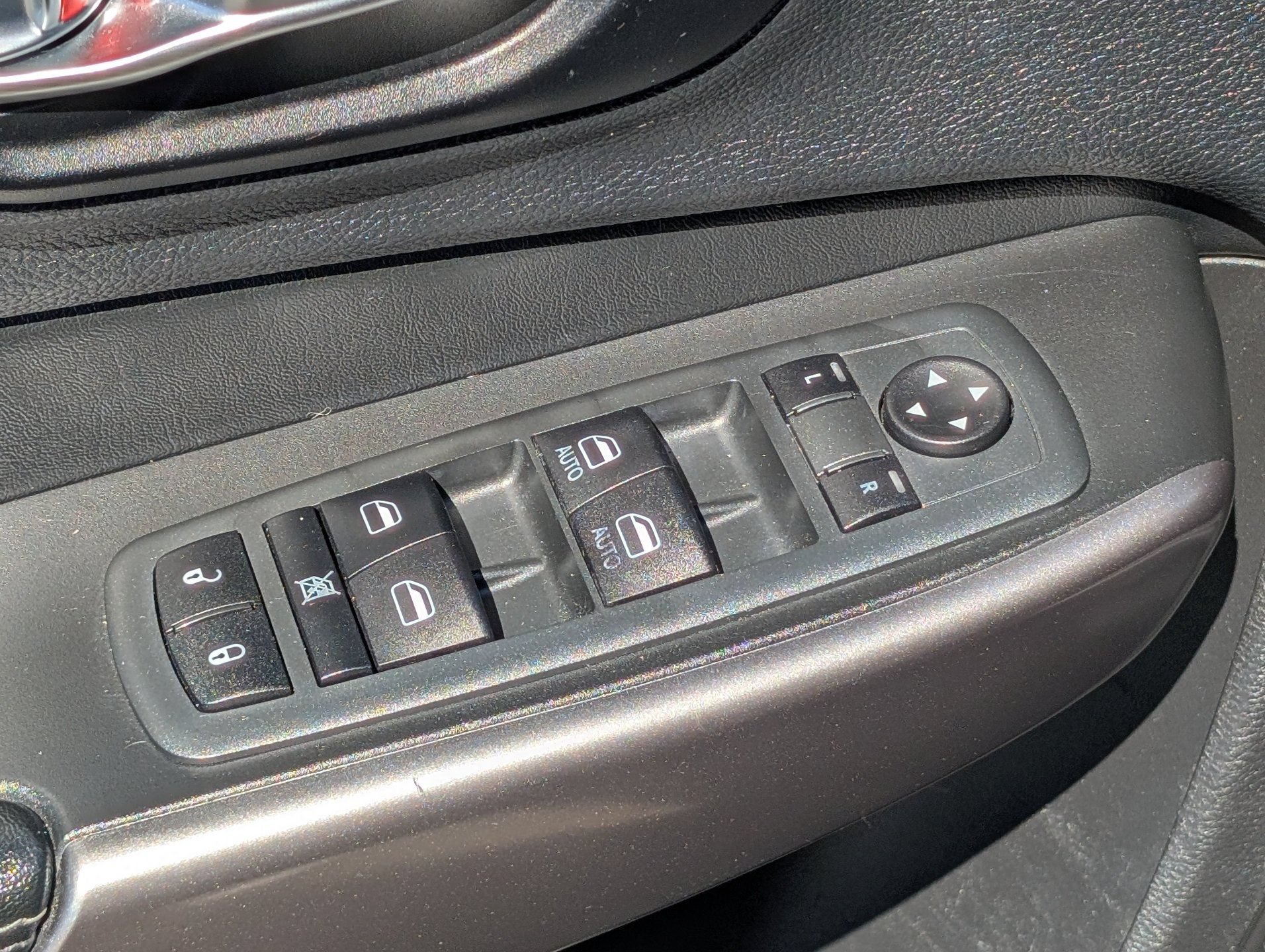 Used 2021 Jeep Cherokee Latitude Lux w/ Comfort/Convenience Group FWD image 19