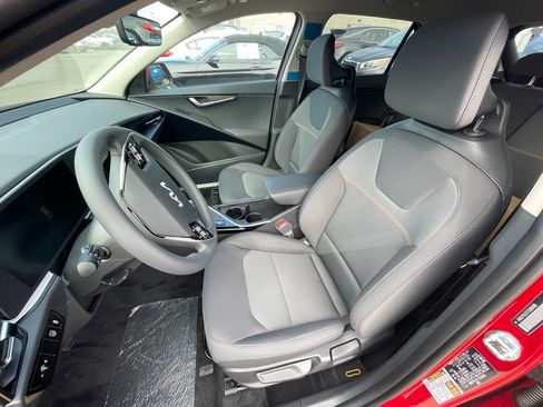 New 2026 Kia Niro LX image 21