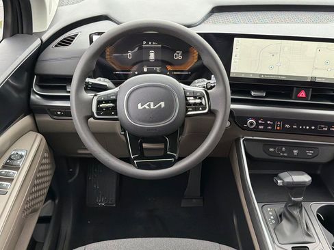 New 2026 Kia Carnival LX image 12