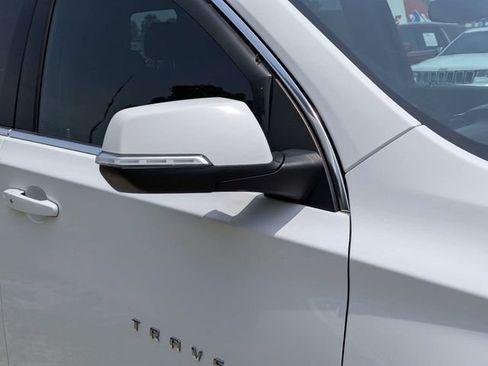 Used 2023 Chevrolet Traverse LT FWD image 12