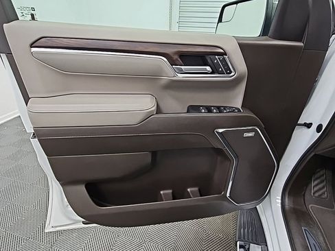 Used 2023 GMC Sierra 1500 SLT w/ SLT Premium Package image 32