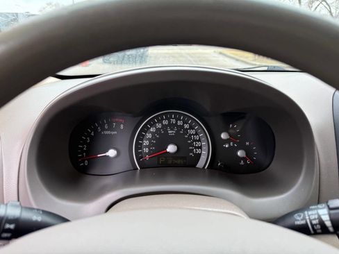 Used 2012 Kia Sedona LX image 8