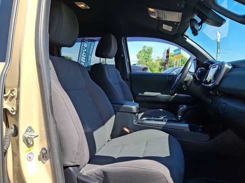 Used 2018 Toyota Tacoma TRD Sport RWD image 28