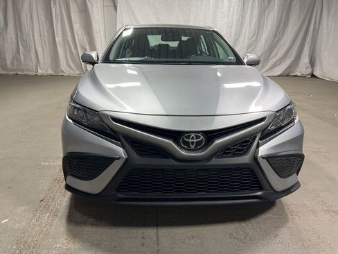 Used 2024 Toyota Camry SE image 2
