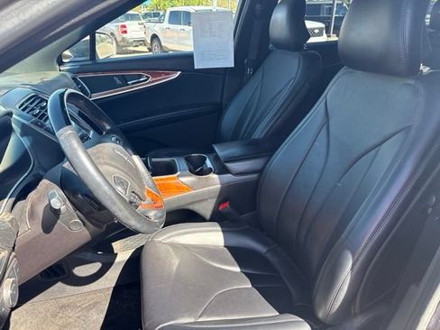 Used 2017 Lincoln MKX Reserve AWD/4WD image 12