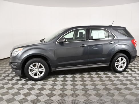 Used 2017 Chevrolet Equinox LS FWD image 9
