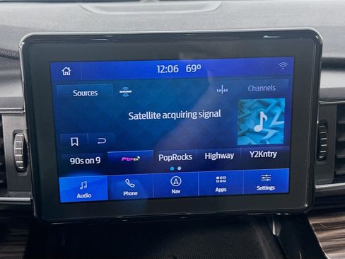 Used 2021 Ford Explorer Limited w/ Class III Trailer Tow Package AWD/4WD image 15