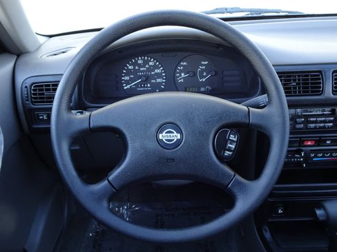 Used 1994 Nissan Sentra 2.5 Limited Edition image 16