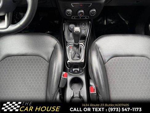 Used 2018 Jeep Compass Latitude AWD/4WD image 27