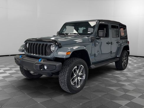 Used 2024 Jeep Wrangler Sport S w/ Convenience Group image 4