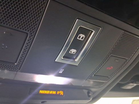 Used 2025 Land Rover Discovery Sport Dynamic SE image 28