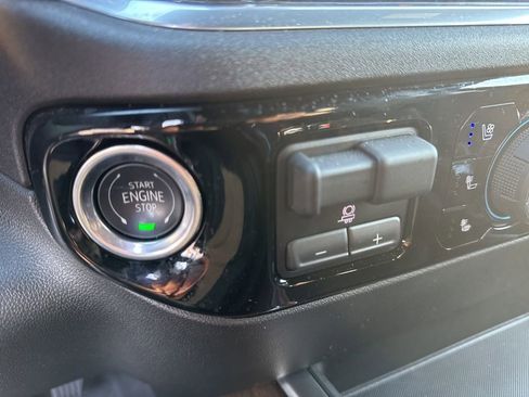 Used 2025 Chevrolet Silverado 1500 High Country w/ Technology Package AWD/4WD image 13