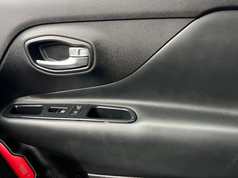 Used 2017 Jeep Renegade Trailhawk image 20