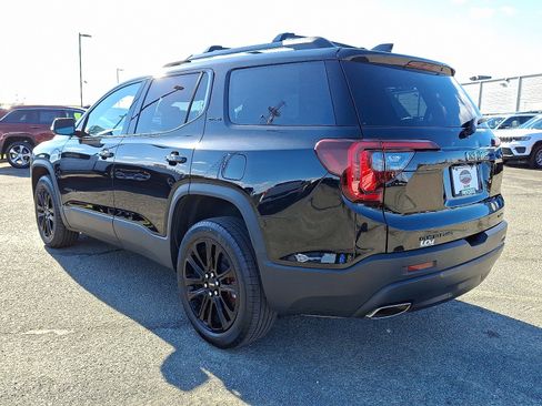 Used 2023 GMC Acadia SLE w/ Driver Convenience Package image 5