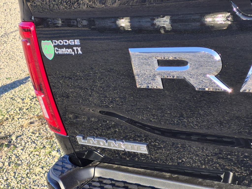 New 2026 RAM 2500 Laramie AWD/4WD image 10