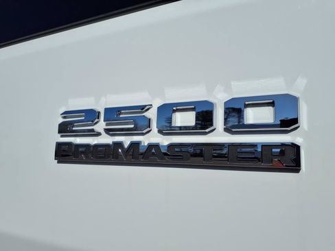 New 2025 RAM ProMaster 2500 w/ Convenience Group FWD image 9
