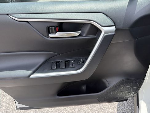 Certified 2025 Toyota RAV4 XLE FWD image 16