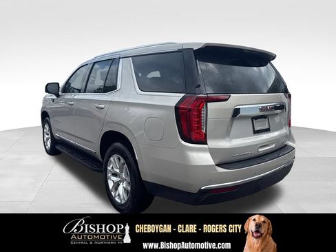 Used 2024 GMC Yukon SLT w/ SLT Luxury Package AWD/4WD image 9