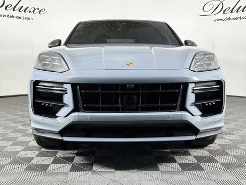 Used 2024 Porsche Cayenne Turbo GT AWD/4WD image 2