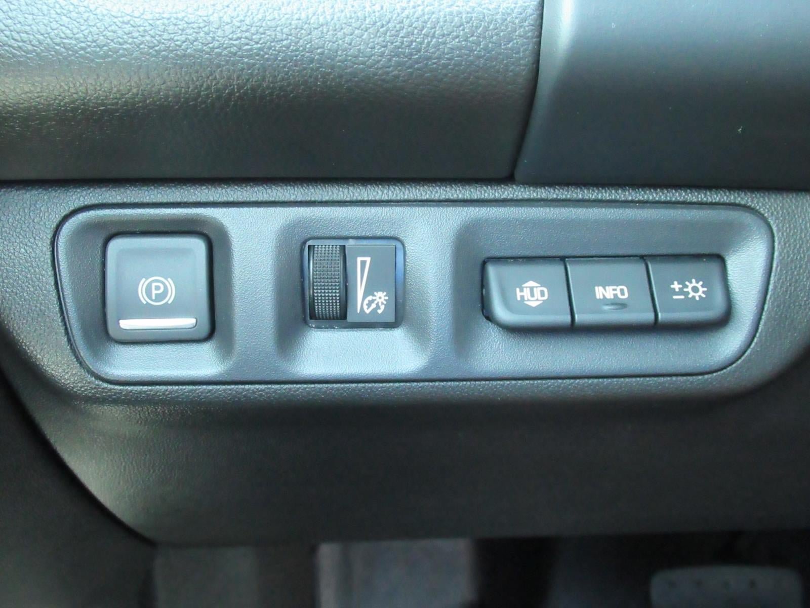 Used 2020 GMC Acadia Denali w/ Technology Package FWD image 23