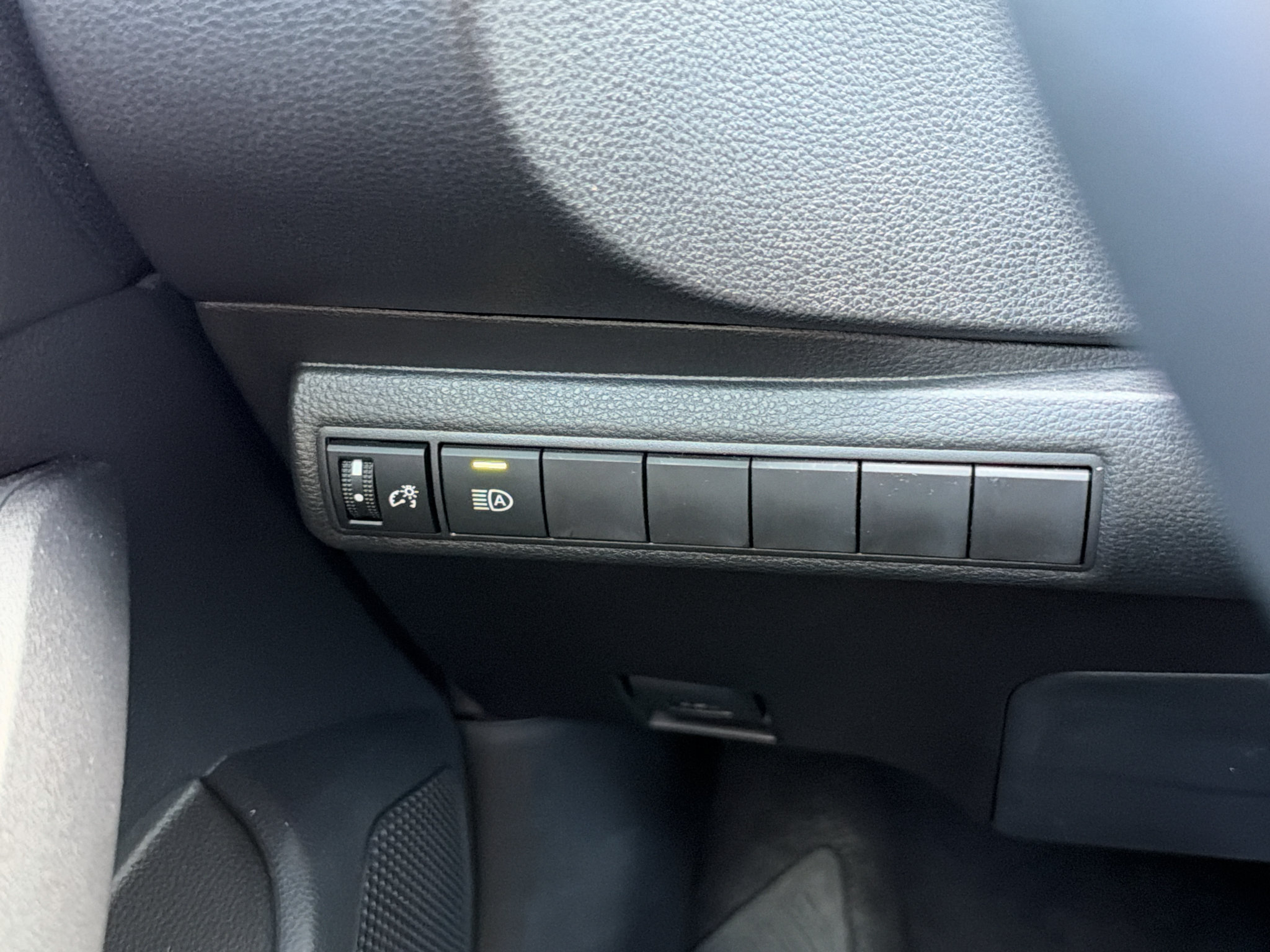 Used 2027 Toyota Corolla SE FWD image 26