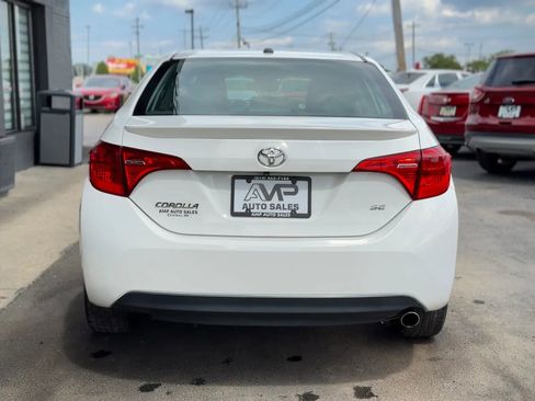 Used 2017 Toyota Corolla SE FWD image 3