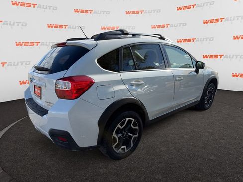 Used 2017 Subaru Crosstrek 2.0i Premium w/ Moonroof Package AWD/4WD image 5