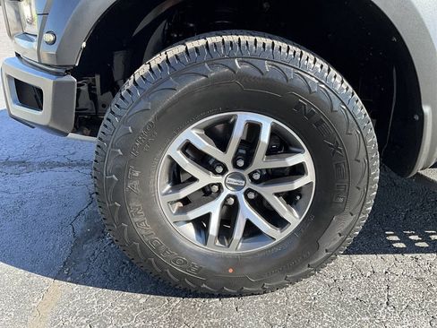 Used 2017 Ford F150 Raptor w/ Equipment Group 802A Luxury AWD/4WD image 17