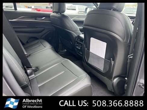 New 2025 Jeep Grand Cherokee Limited image 14