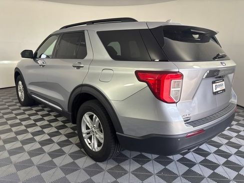 Used 2020 Ford Explorer XLT AWD/4WD image 39