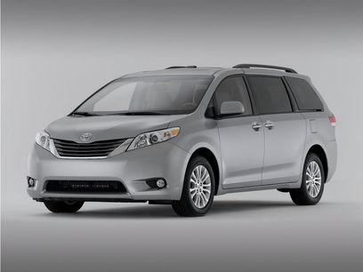 Used 2012 Toyota Sienna LE w/ Towing Pkg