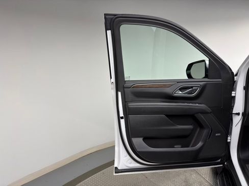 Used 2023 Chevrolet Tahoe Premier image 9
