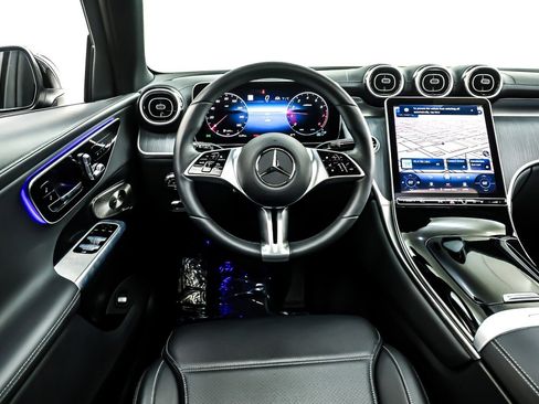 Used 2024 Mercedes-Benz GLC 300 GLC 300 SUV image 6