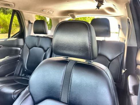 Used 2025 Honda Pilot EX-L image 25