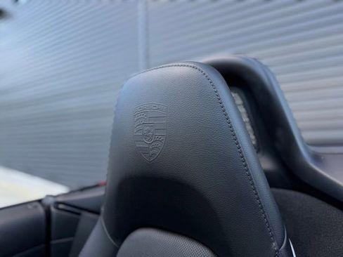 Used 2022 Porsche 718 Boxster RWD image 34