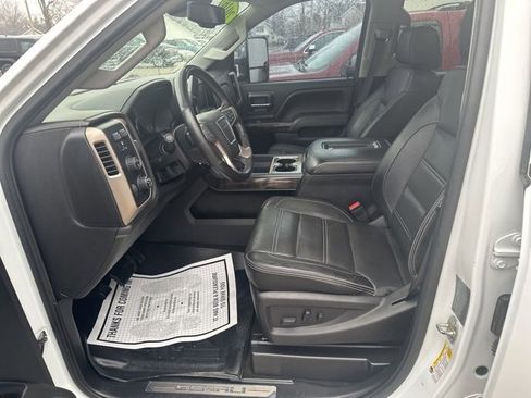 Used 2016 GMC Sierra 3500 Denali w/ Duramax Plus Package image 7