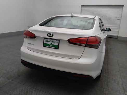 Used 2017 Kia Forte LX w/ LX Popular Package image 9