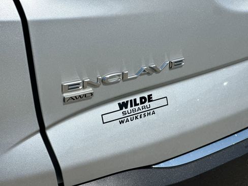 Used 2020 Buick Enclave Essence w/ Sound and Sites Package image 18