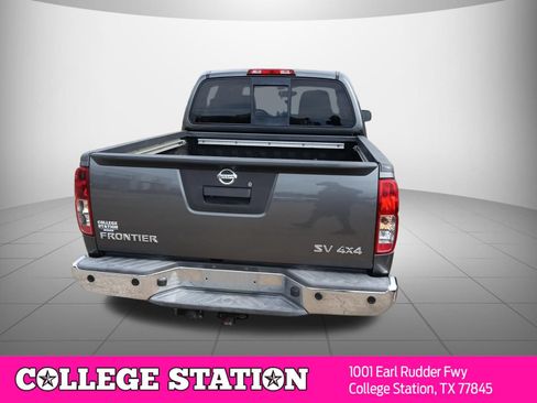 Used 2016 Nissan Frontier SV w/ SV Value Truck Package AWD/4WD image 3