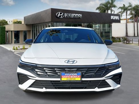 Certified 2025 Hyundai Elantra Sport image 8