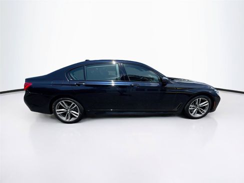 Used 2019 BMW 750i w/ Executive Package RWD image 6