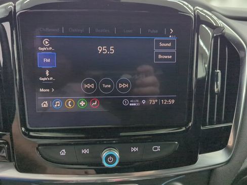 Used 2023 Chevrolet Traverse LT FWD image 21