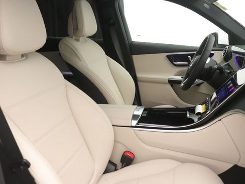 New 2026 Mercedes-Benz GLC 300 image 9