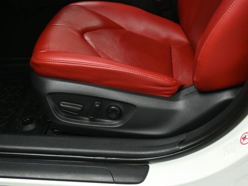 Used 2019 Toyota Camry XSE image 10