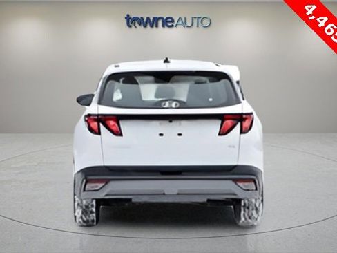 Used 2025 Hyundai Tucson SE image 5
